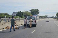 Tạm giữ thanh niên lao xe với tốc độ cao vào trung tá Cảnh sát giao thông