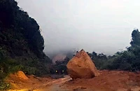 100.000 m3 đất đá vùi lấp Quốc lộ 14E, đèo Khánh Lê và đèo Lò Xo báo động đỏ