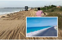 Sóng biển kéo lượng cát khổng lồ lấp hơn 300m tuyến đường ven biển đẹp nhất Việt Nam