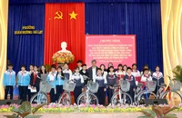 'Tết này con có xe đạp mới': Câu chuyện ấm áp cuối năm giữa lòng Đà Lạt