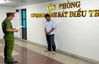 Tài xế xe bán tải đẩy xe máy gần 1 km có nồng độ cồn 123,86 mg/dL