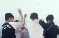 Học sinh lớp 8 bị đánh hội đồng ngay tại phòng học