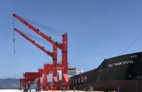 Đặt khu thương mại tự do cạnh sân bay hay cảng biển ở Lâm Đồng?