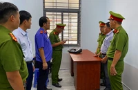 Khởi tố cựu chủ tịch xã cấp đất công cho nữ phó chủ tịch