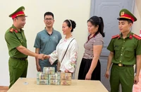  Vượt 1.800km nhận lại gần 3 tỉ đồng chuyển khoản nhầm
