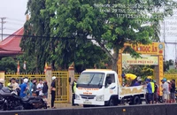 Mô tô theo đoàn gặp nạn, hai cha con thương vong