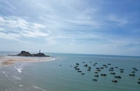 Tìm kiếm xuyên đêm thiếu niên 15 tuổi mất tích trên biển Kê Gà