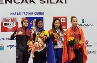 Nữ VĐV dành tặng HCV SEA Games cho người cha đang hôn mê 