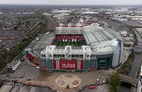 MU đối mặt với khoản nợ cực khủng vì sân Old Trafford