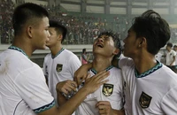 Chùm ảnh nhiều cầu thủ U-19 Indonesia bật khóc nức nở
