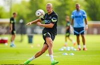 Fan Man City hoảng sợ vì Haaland vỡ xương mác