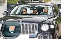 Sir Alex Ferguson nỗ lực trong tuyệt vọng, Ronaldo rời MU bằng cửa sau