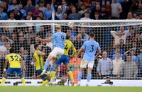 Haaland lại lập hat-trick, Man City 'hủy diệt' Nottingham