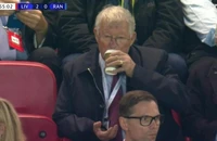 Ai cho phép Sir Alex Ferguson vào sân Anfield?