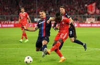 Barca thua sốc, Bayern Munich xây chắc ngôi đầu bảng