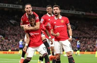 Thắng Tottenham, MU áp sát top 4 Premier League