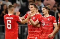 Bayern hạ gục Inter, Barcelona thắng dễ Plzen