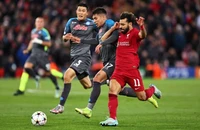 Liverpool và Tottenham đều thắng phút bù giờ