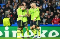 MU thắng vẫn buồn, Arsenal giữ vững ngôi đầu bảng