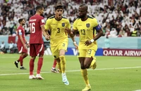 VAR không cứu nổi chủ nhà World Cup 2022 Qatar