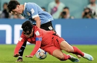 Hàn Quốc may mắn thoát thua Uruguay
