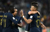 Giroud đi vào lịch sử, Mbappe lập cú đúp, Pháp vào tứ kết World Cup