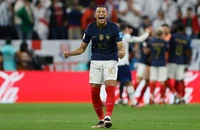 Phản ứng tàn nhẫn của Mbappe khi Kane đá hỏng penalty