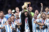 Chùm ảnh Argentina vô địch World Cup và cảm xúc trái ngược giữa Messi - Mbappe