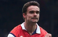 Huyền thoại Arsenal nhập viện vì đột quỵ