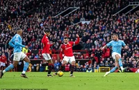 Trọng tài Premier League giải thích về 'bàn thắng ma' của MU