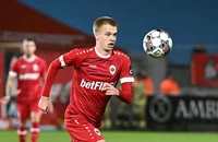 MU để mắt đến thần đồng 18 tuổi: Lời giải cho Ten Hag