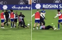 Ronaldo suýt dính chấn thương vì kẻ không mời mà đến