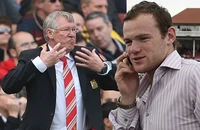 Rooney mắc lỗi lớn khi gọi điện cho Sir Alex Ferguson