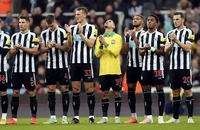 Newcastle 'bật đèn xanh vinh danh quỷ đỏ' MU 