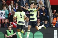 Man City tiếp tục tạo áp lực cho Arsenal