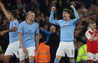 Man City rộng cửa vô địch Premier League
