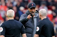 Liverpool nguy cơ bị FA trừ điểm vì phản ứng nông nổi của Klopp