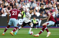 MU tiếp tục bại trận, Arsenal vượt ải thành công