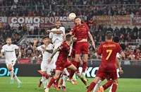 Juventus hòa may mắn, AS Roma thắng tối thiểu