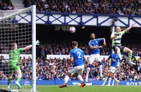 Man City tiến gần tới ngôi vương Premier League