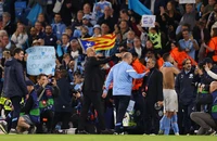 Fan MU ngượng chín mặt vì Ferdinand để lộ tin nhắn với Pep Guardiola