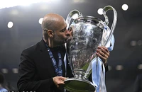 Jack Grealish bật khóc: ‘Khi tôi đá tào lao, Pep Guardiola vẫn bám lấy tôi'