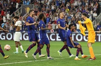 Kỷ lục bắt phạt đền đáng kinh ngạc của thủ môn Arsenal