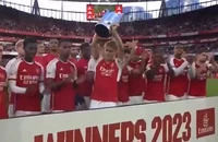 Màn nâng cúp ấn tượng nhất lịch sử bóng đá của Arsenal vì… quá buồn