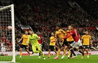 MU thắng nhọc trận ra quân Premier League