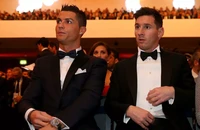 Messi nêu quan điểm trái chiều với Ronaldo