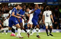 Sterling tỏa sáng, Chelsea thắng dễ Luton Town