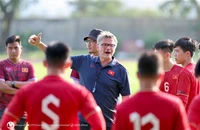 HLV Troussier chỉ gọi 9 cầu thủ U-23 Việt Nam vô địch Đông Nam Á tập trung