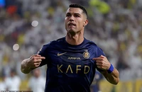 Ronaldo bỏ lỡ hat-trick vì… bắt chước Messi