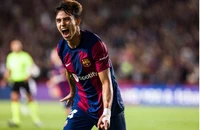 Tân binh tỏa sáng, Barcelona giành chiến thắng 5 sao